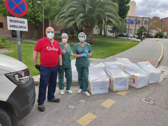Los hospitales de Jaén reciben una donación de material sanitario del municipio catalán La Sénia
