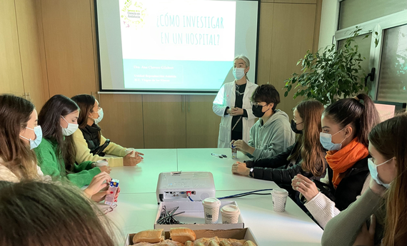 El ibs.GRANADA continua hoy con su Semana de la Ciencia con una actividad titulada ¿De dónde vienen los niños?