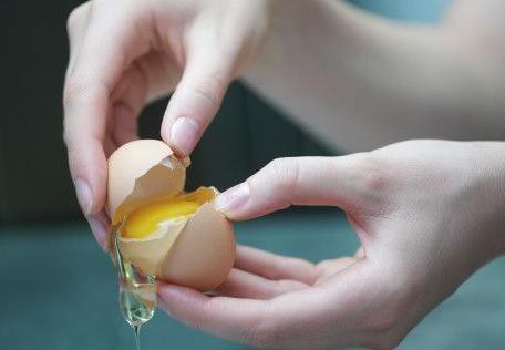 La clara de huevo puede ayudar contra la presión arterial alta