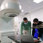 Desarrollan un nuevo sistema que permite conocer la dosis justa de radioterapia en personas con cáncer