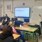 FIBAO continúa sus actividades en el Mes de la Mujer y la Niña en la Ciencia con una sesión sobre humanización en oncología pediátrica en el IES Albaida