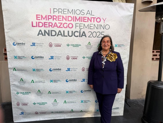La directora científica del ibs.GRANADA, María José Sánchez, premiada en la categoría de Ciencia y Tecnología de los I Premios al Emprendimiento y Liderazgo Femenino en Andalucía