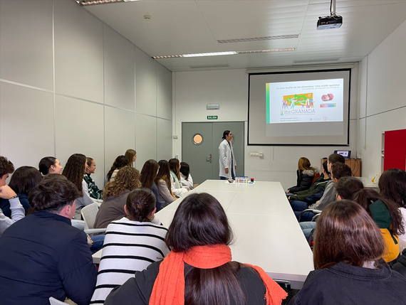 El ibs.GRANADA inaugura su Semana de la Ciencia con una actividad sobre la química de los alimentos