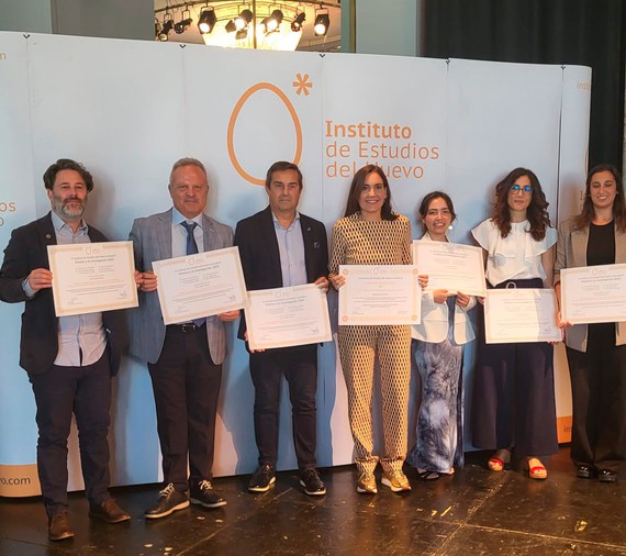 Investigadores del ibs.GRANADA premiados por una investigación sobre las propiedades beneficiosas de la membrana de la cáscara de huevo como material para la regeneración ósea